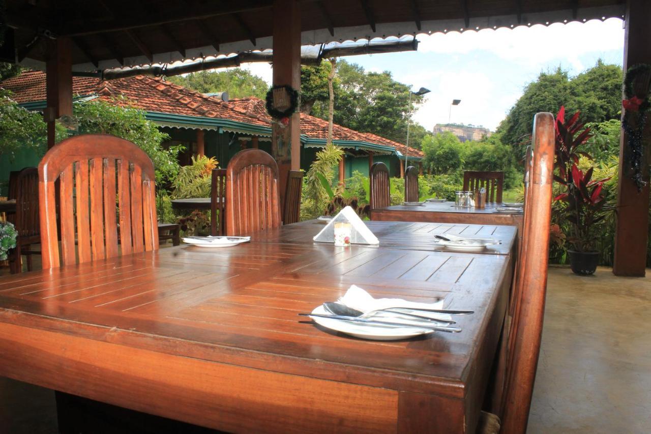 Sigiriya Melrose Villas Exterior foto